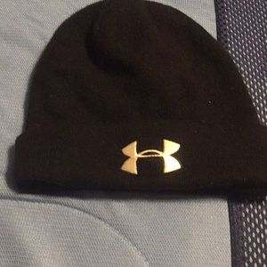 black snow hat